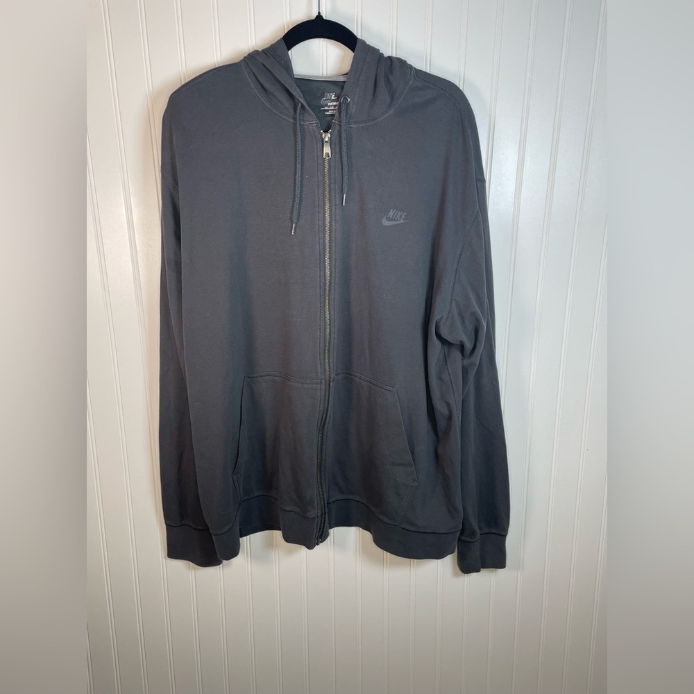 Nike jacket - Picture 1 of 4